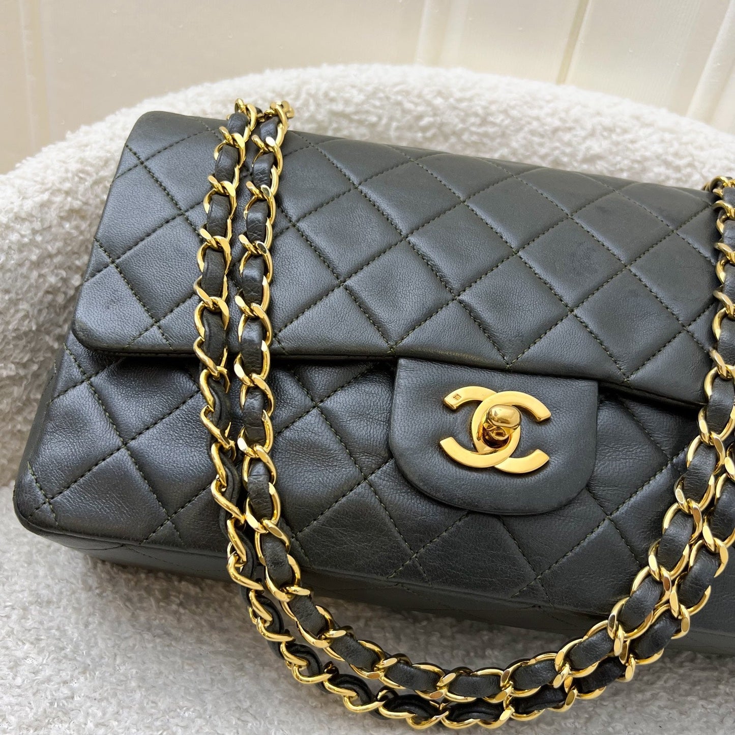 Chanel Medium Classic Flap CF in Dark Green Lambskin and Gold Plated HW Accessory