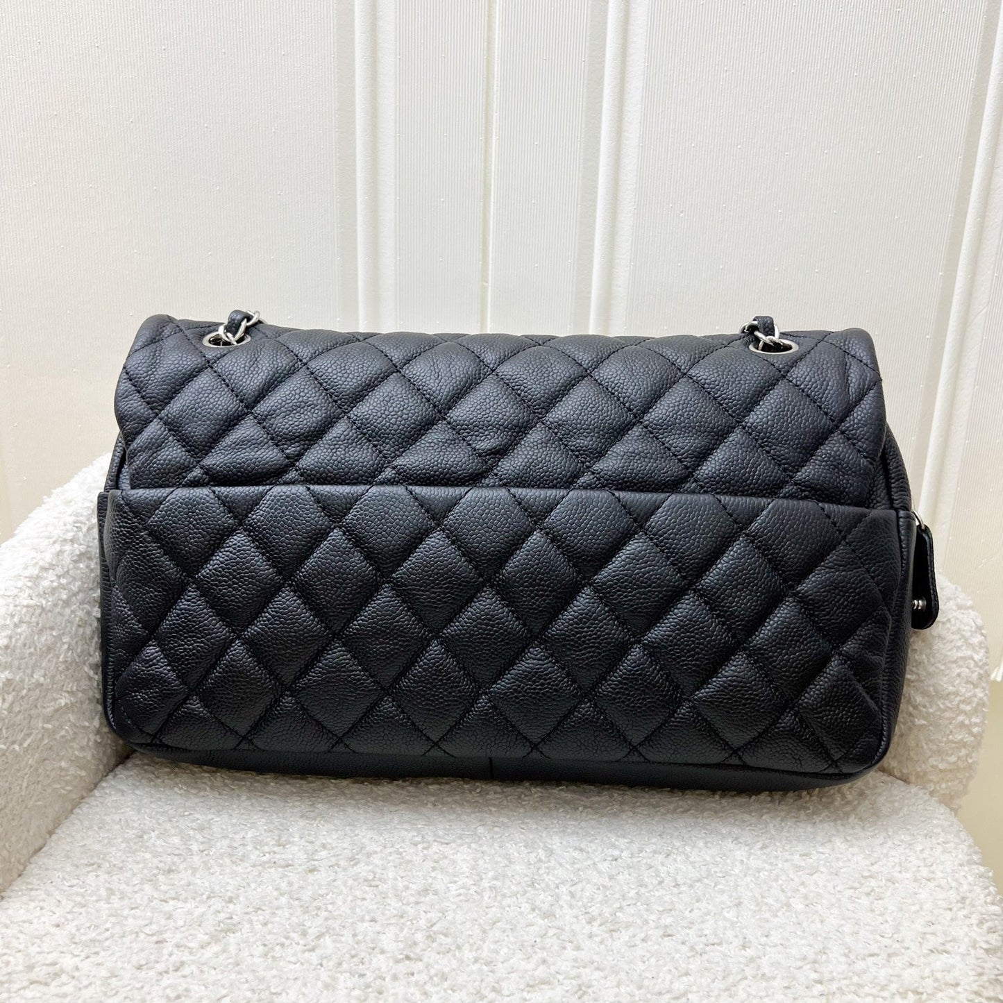Easy Caviar Jumbo Flap in Black Caviar and SHW Accessory Signature