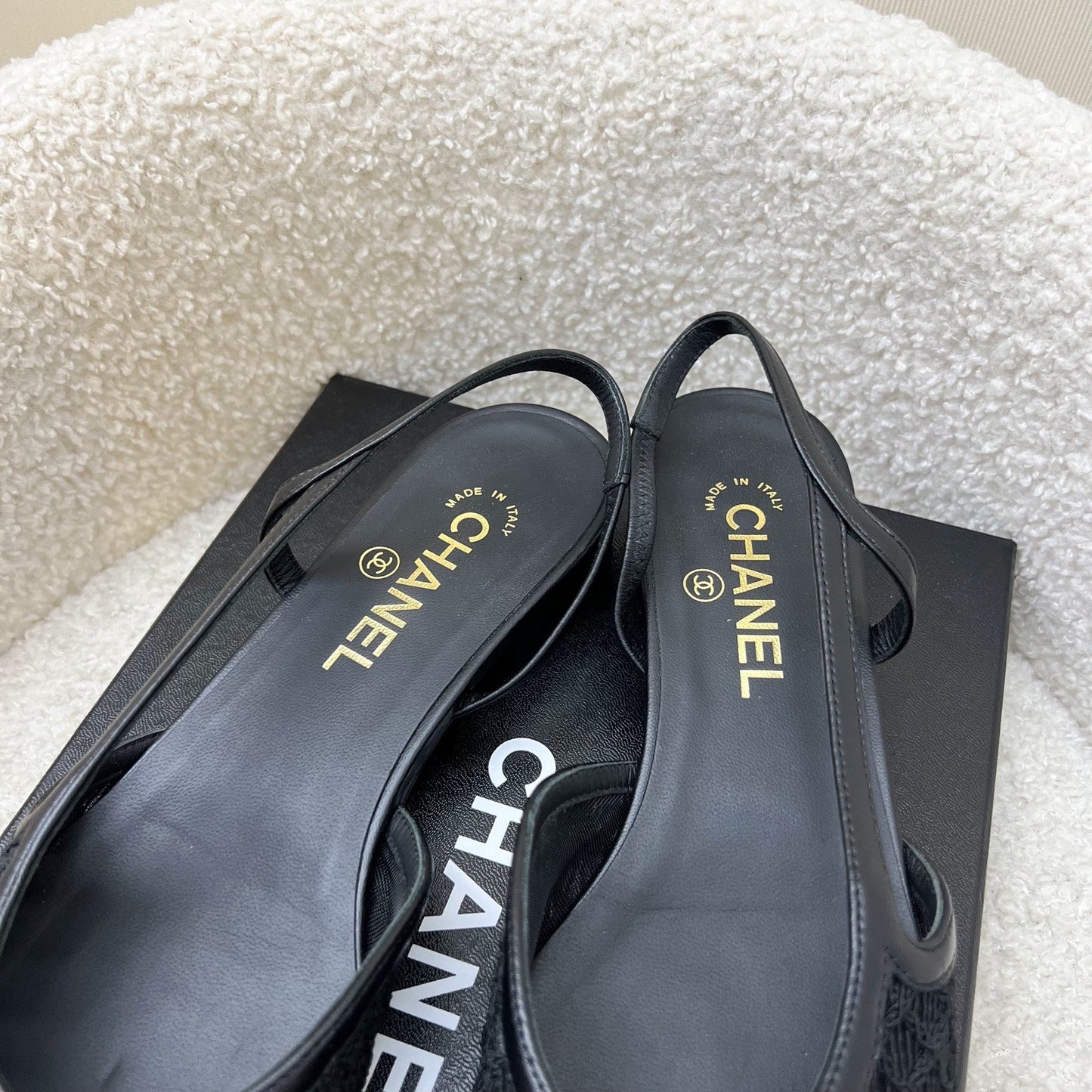 Chanel Slingbacks in Black Leather, Lace and Gosgrain Size 39.5 (Model: ) Accessory