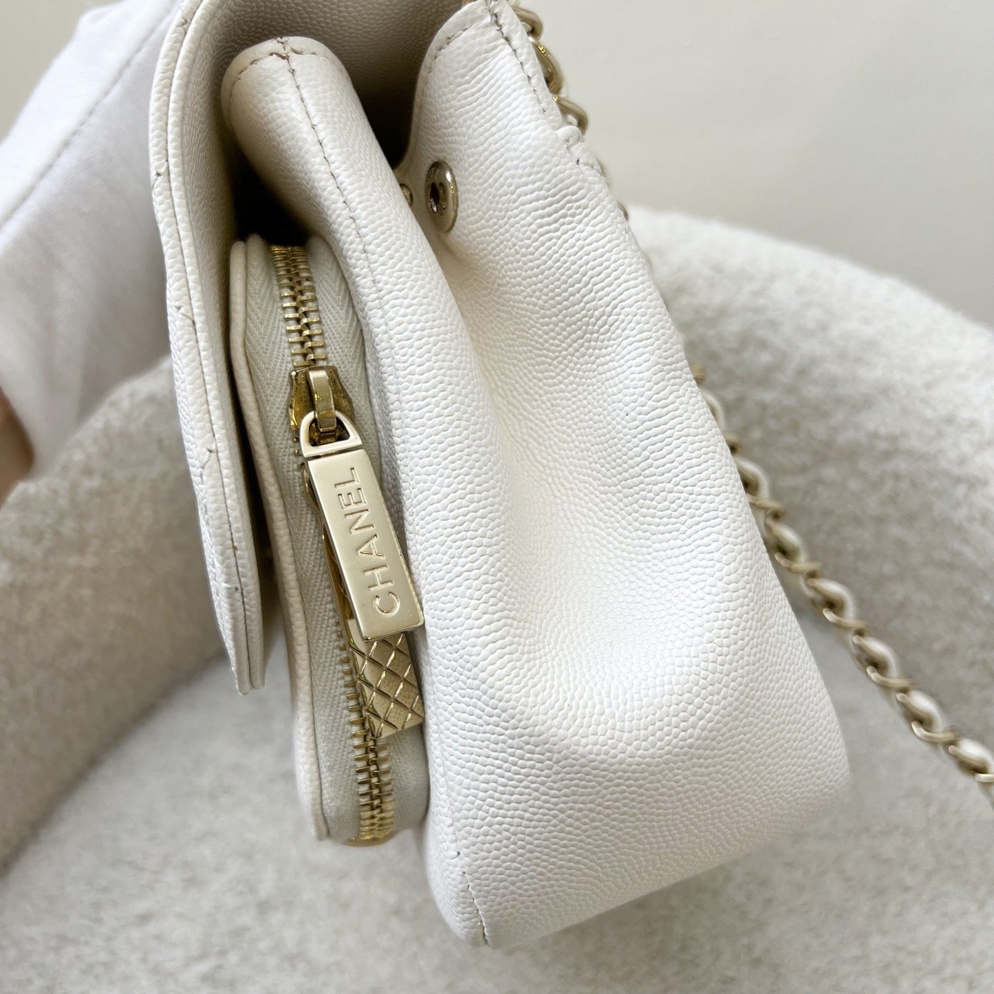 Chanel Medium Business Affinity in White Caviar and LGHW Accessory