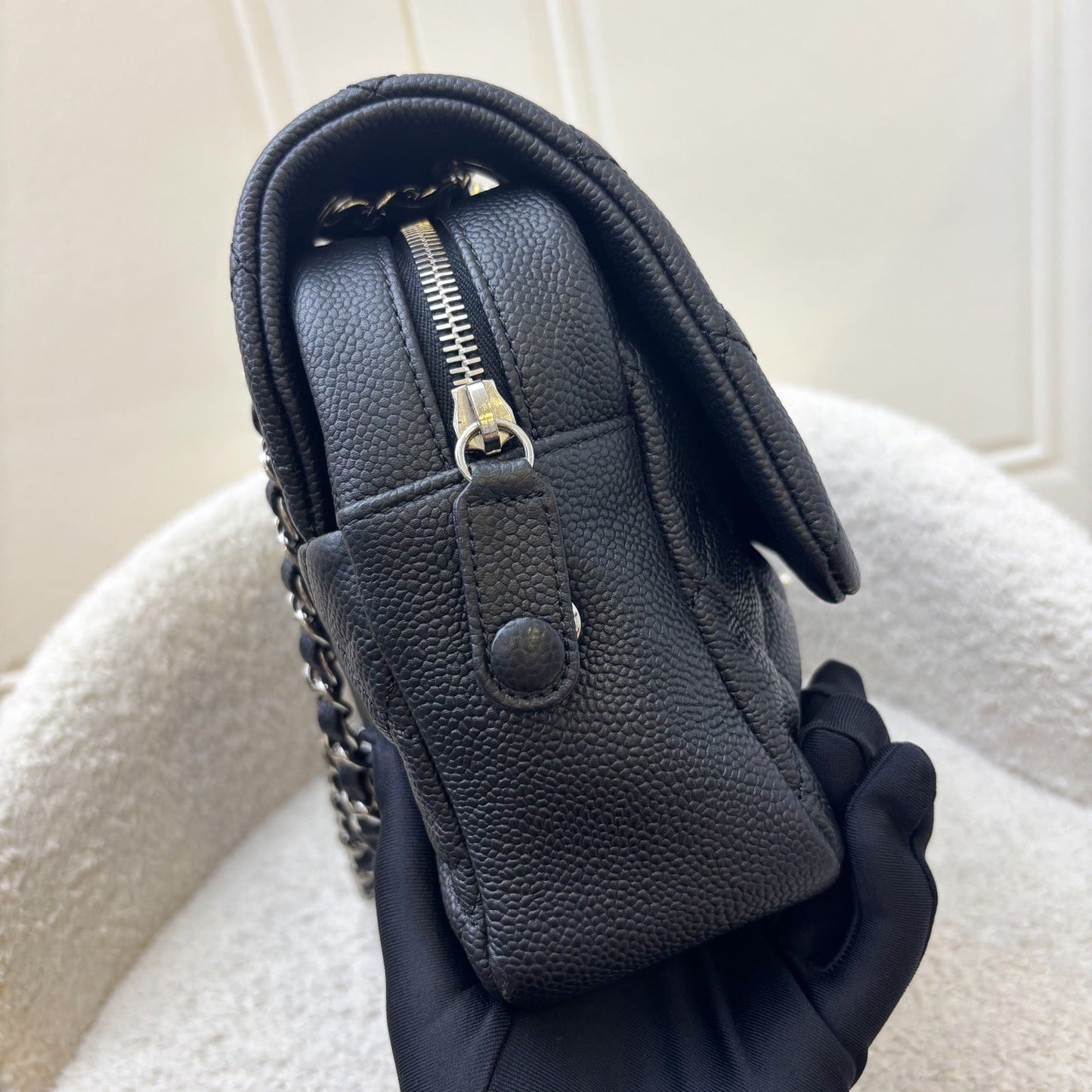 Chanel Easy Caviar Jumbo Flap in Black Caviar and SHW Accessory
