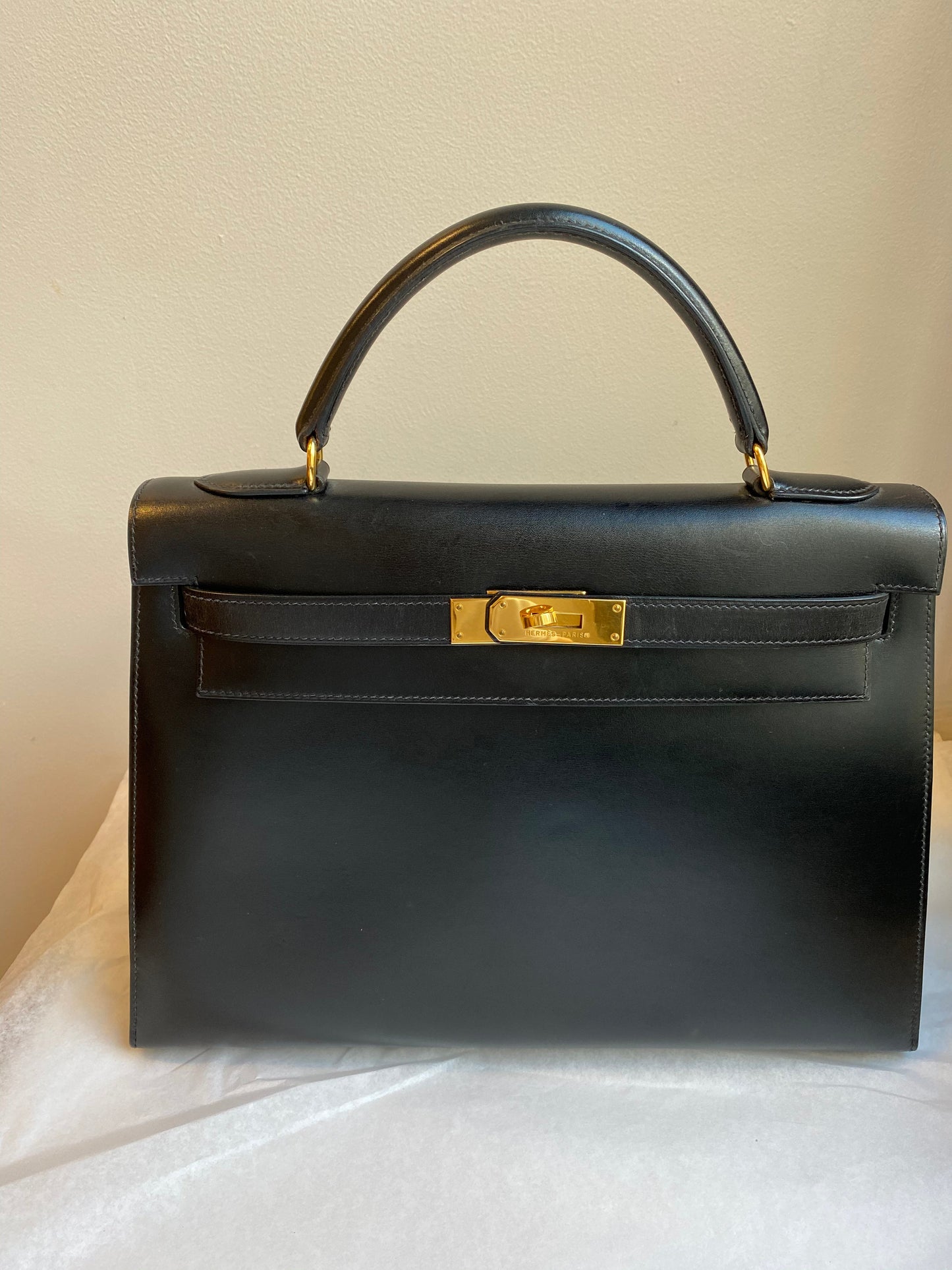 Hermes Kelly Box Sellier Hardware Handbag Black Gold Travel Bag