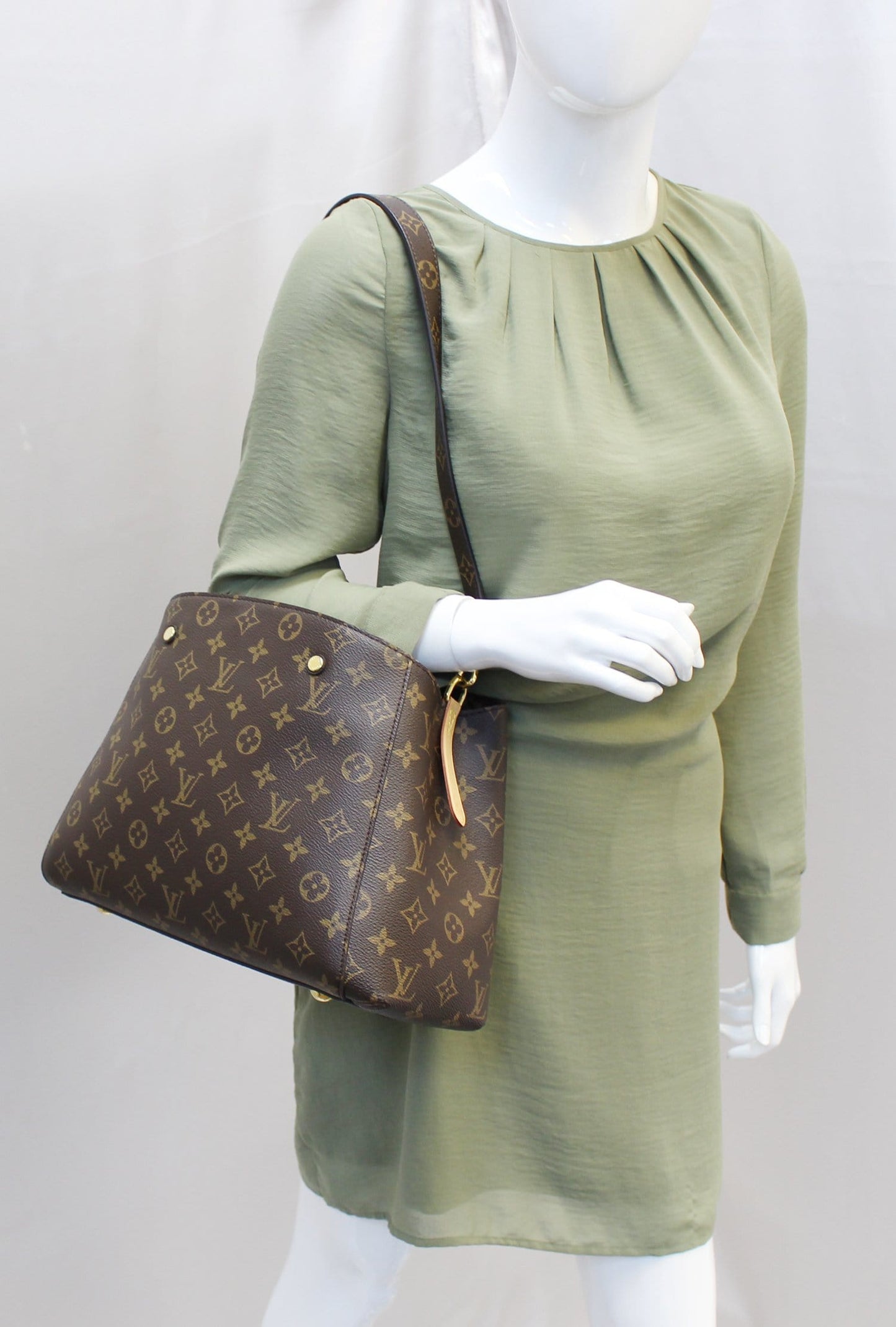 Louis Shoulder Handbag Montaigne Mm Monogram Shoulder Bag