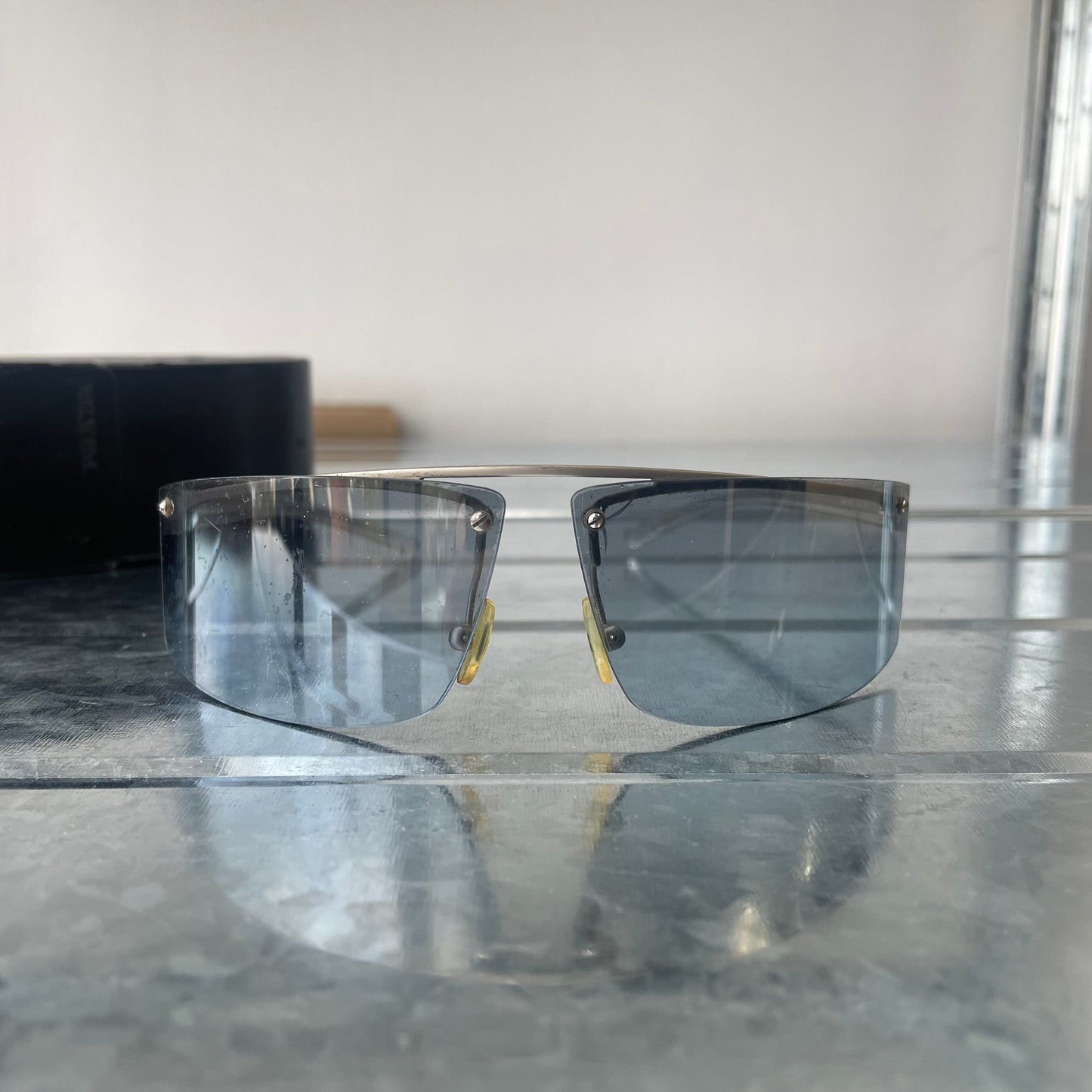Prada Handbag Light & 00s Frame Sunglasses Metal Blue Silver