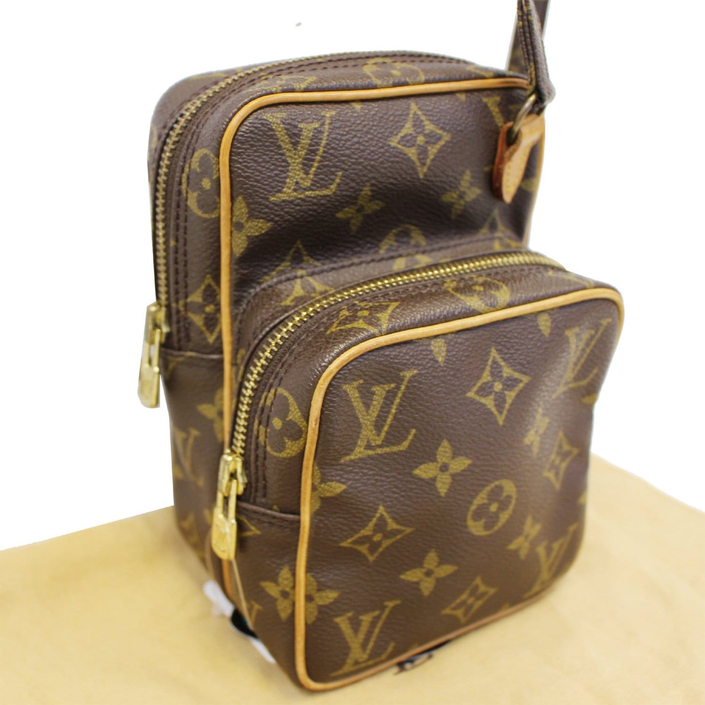 Louis Amazone Crossbody Bag Canvas Monogram