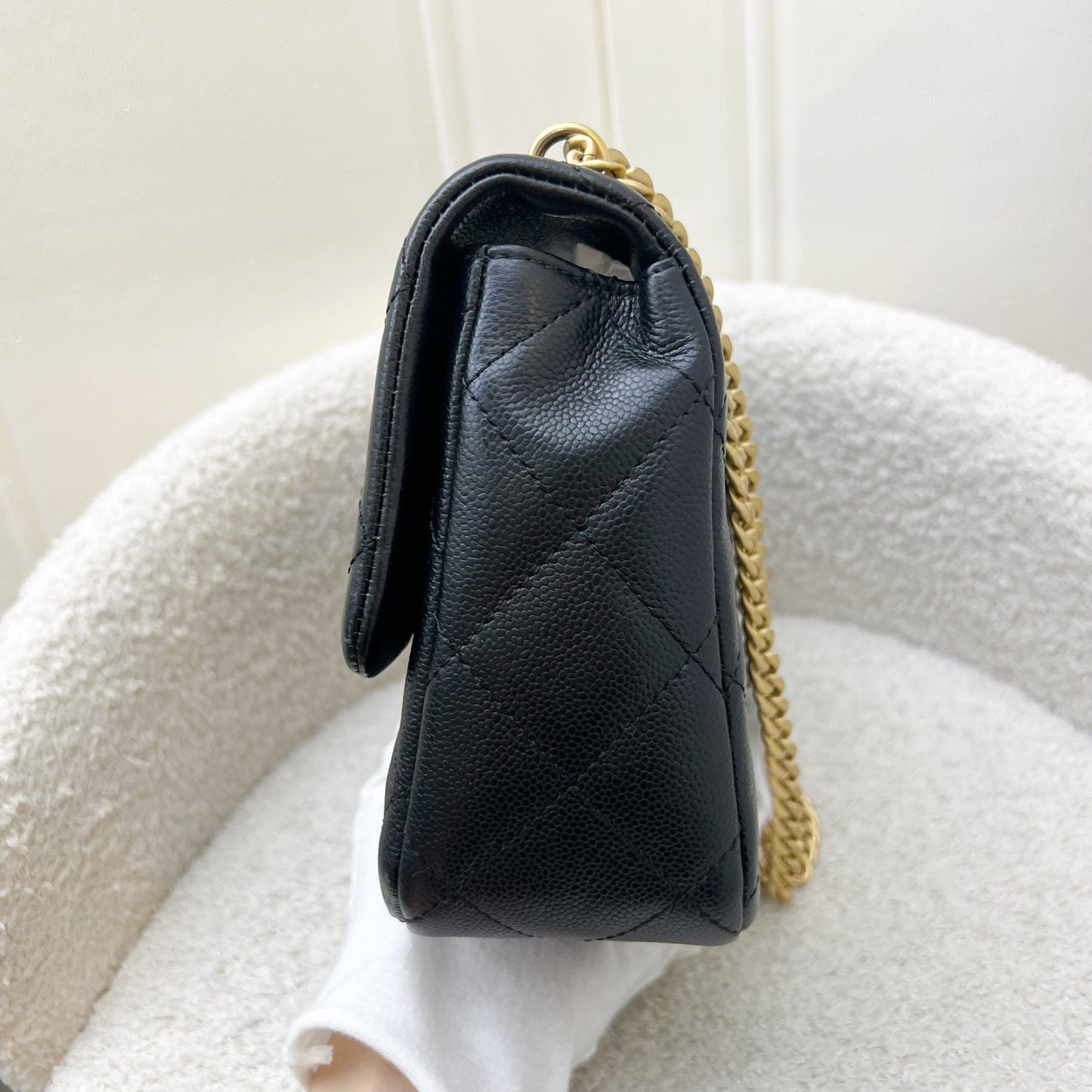 Chanel / Heart Adjustable Chain Small / Medium Flap Bag in Black Caviar AGHW (Model: )