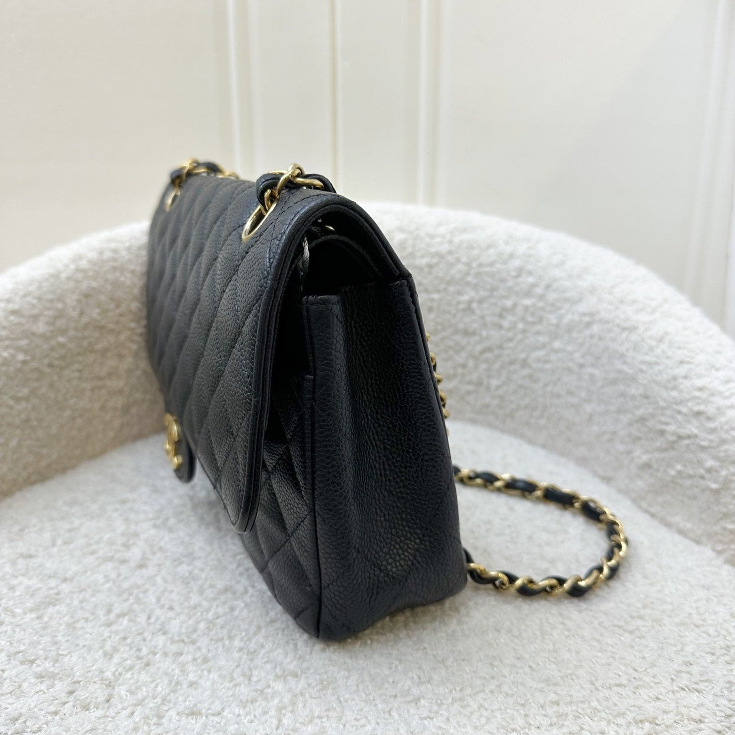 Chanel Medium Classic Flap CF in Black Caviar GHW Accessory