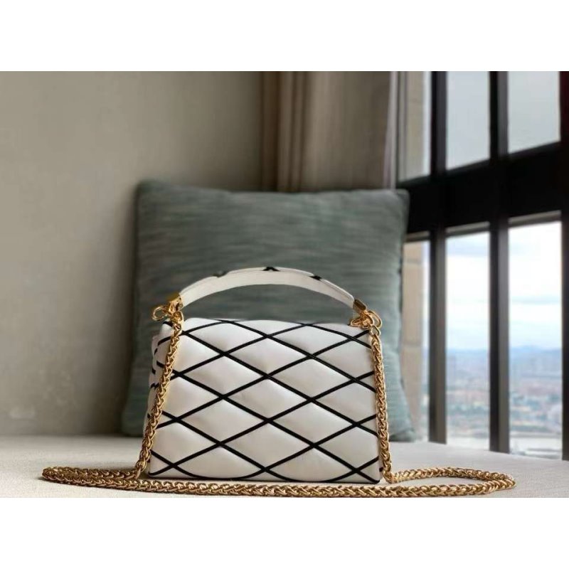 Louis Vuitton Go Teist Mm Bag Travel Bag Bag Bg02852