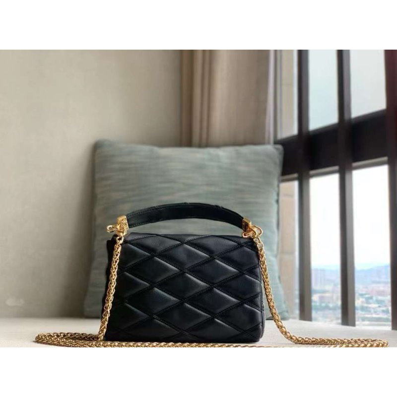 Louis Vuitton Go Teist Mm Bag Travel Bag Bag Bg02853