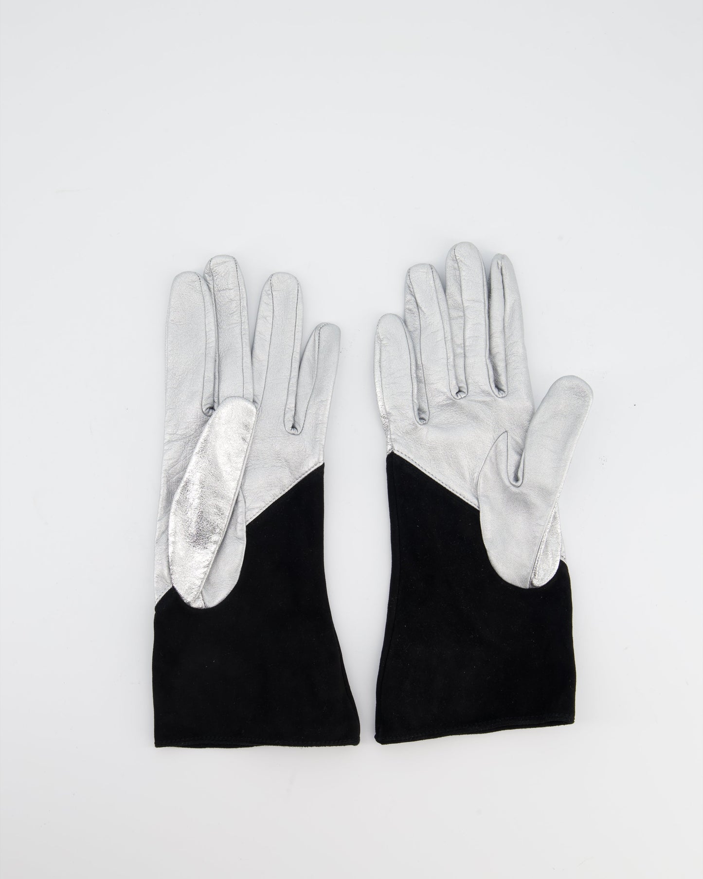 Chanel Silver and Black Leather and Suede Gloves with CC Logo Size 8 Accessory