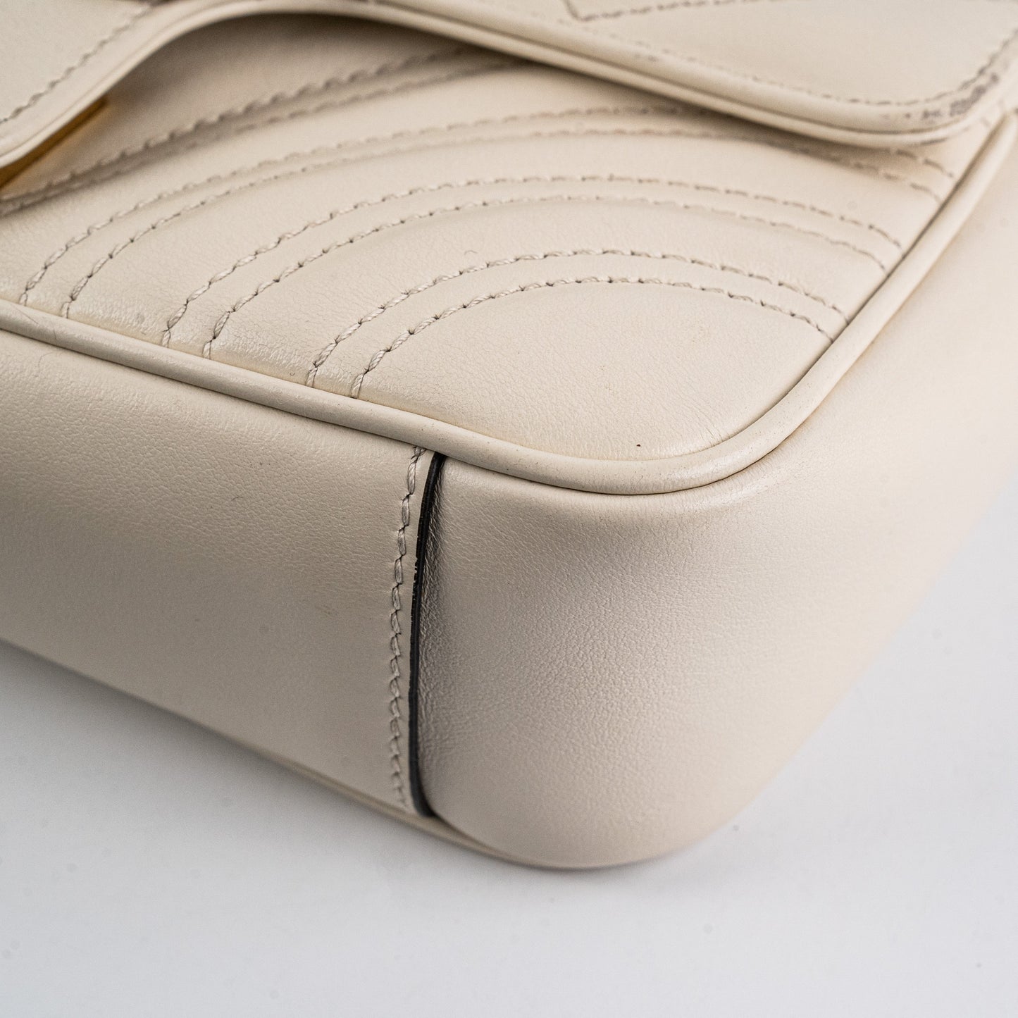 Gucci Marmont Shoulder Bag White Small Crossbody Bag