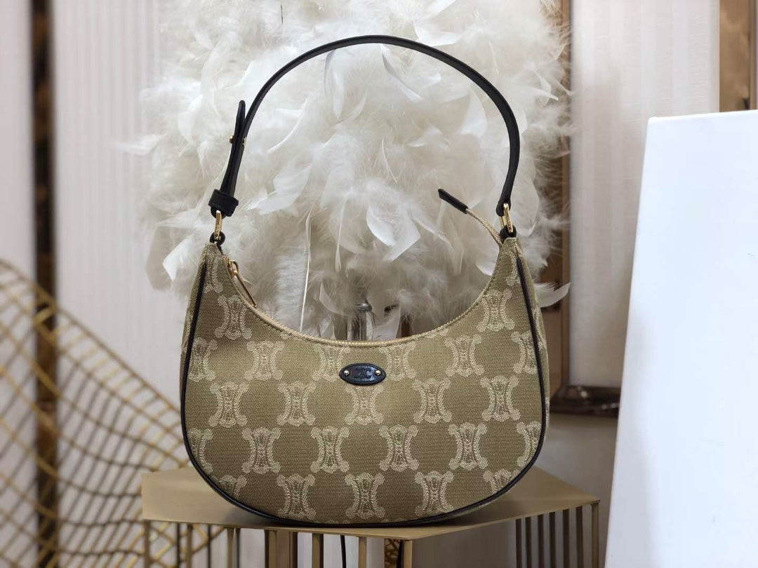 Top Quality Ava Bag In Triomphe Xl Canvas Beige Travel Bag 9In23Cm 6795