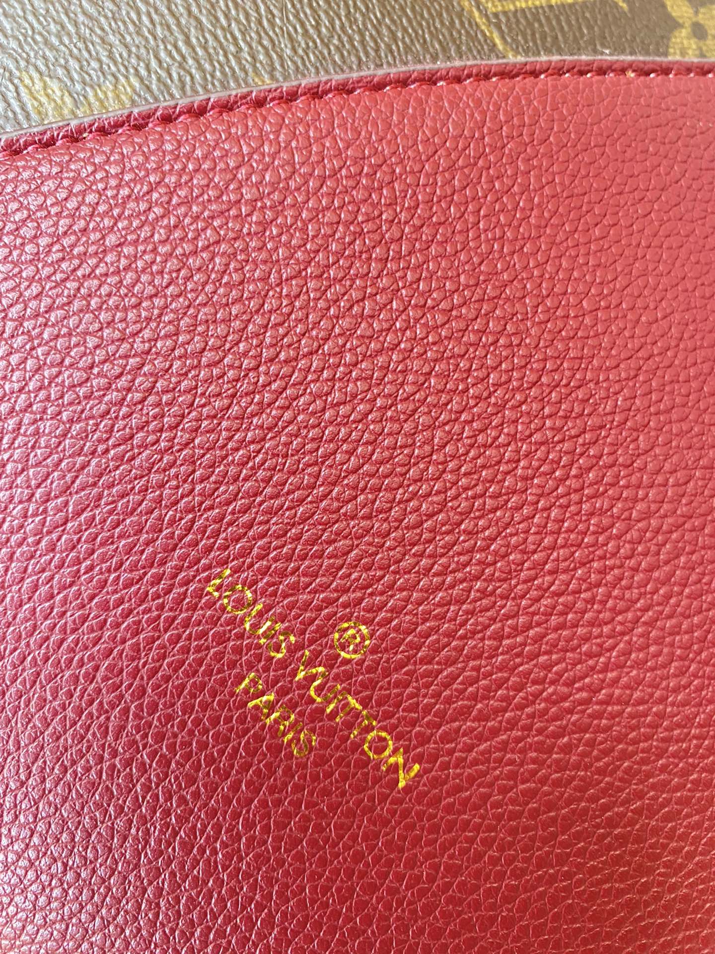 EN - Luxury LUV 781 Travel Bag