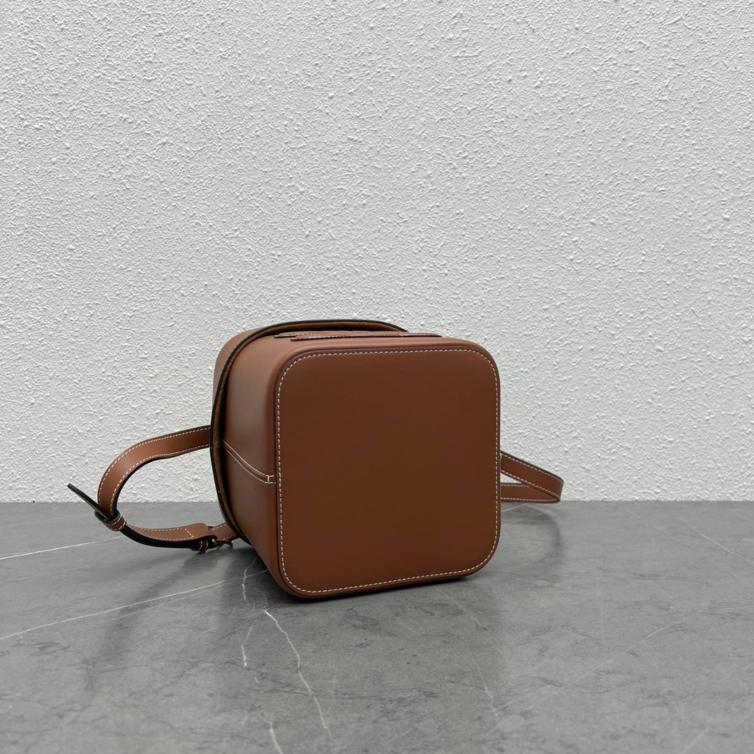 Top Quality Box Cuir Triomphe For Women Tan Medium Travel Bag