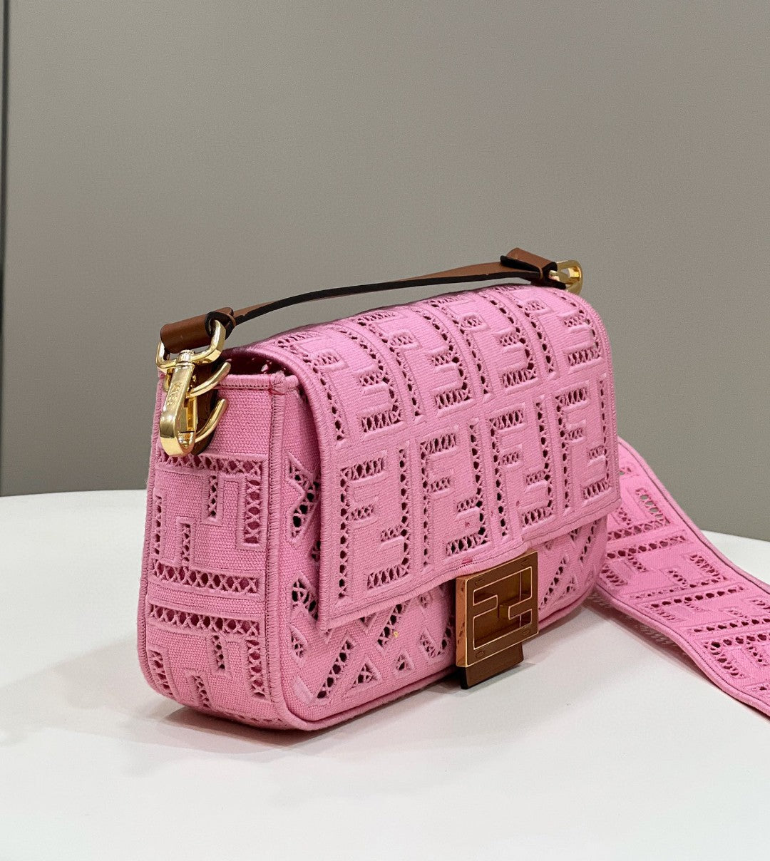 Top QualityTop Quality Baguette Embroidery Pink Medium Handbag