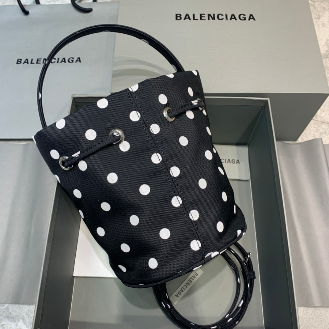 Balen Le Cagole Metop Qualityum Bag In Black Bucket Bucket Bag