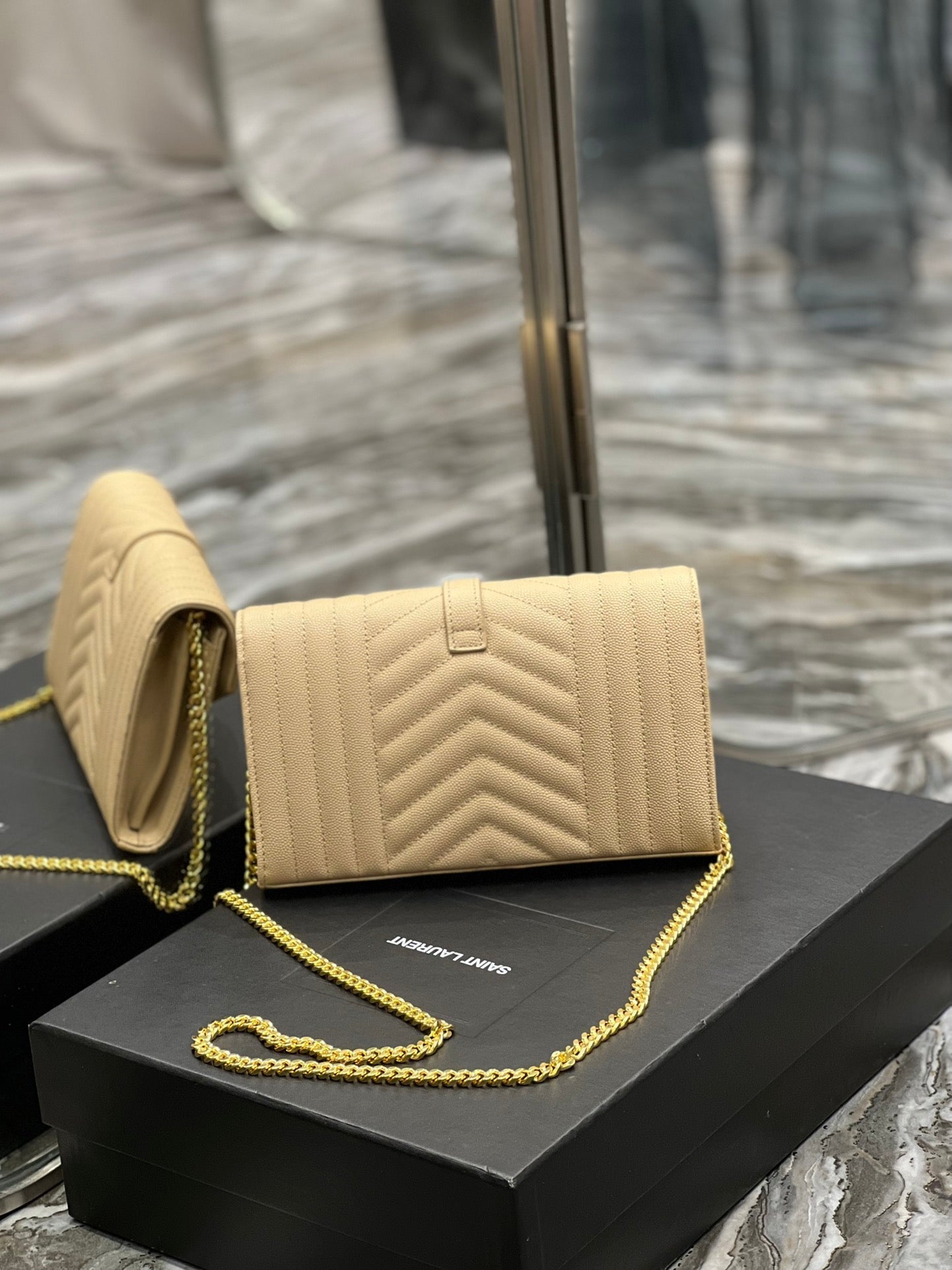 YSL Saint Laurent Envelope , ’s 8in 22cm Beige Small Chain Handbag
