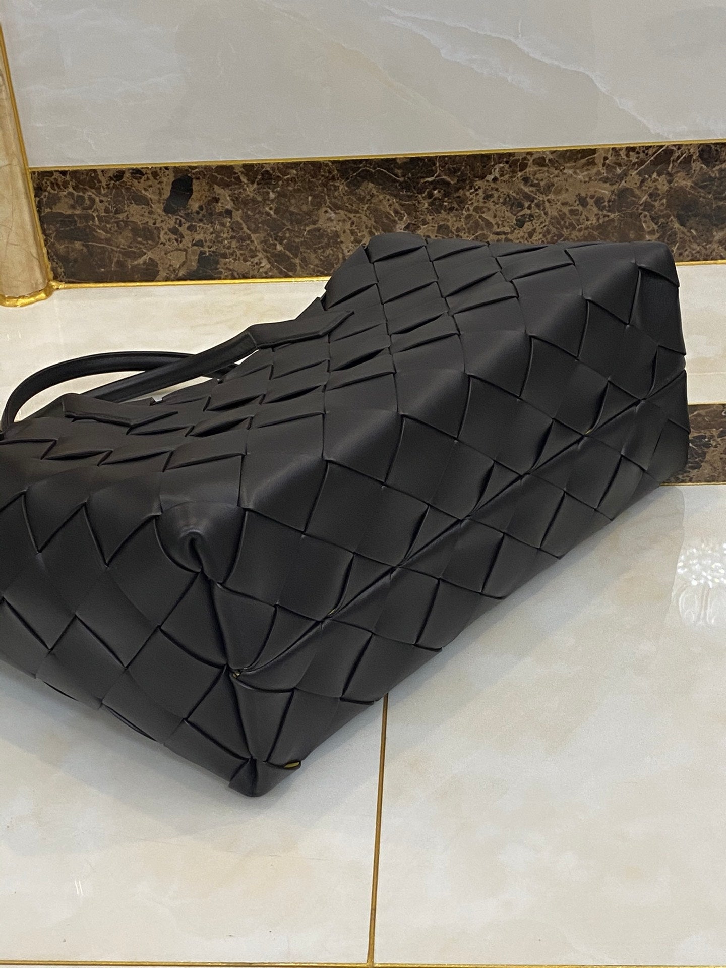 Top Quality Metop Qualityum Intrecciato Tote Bag Black