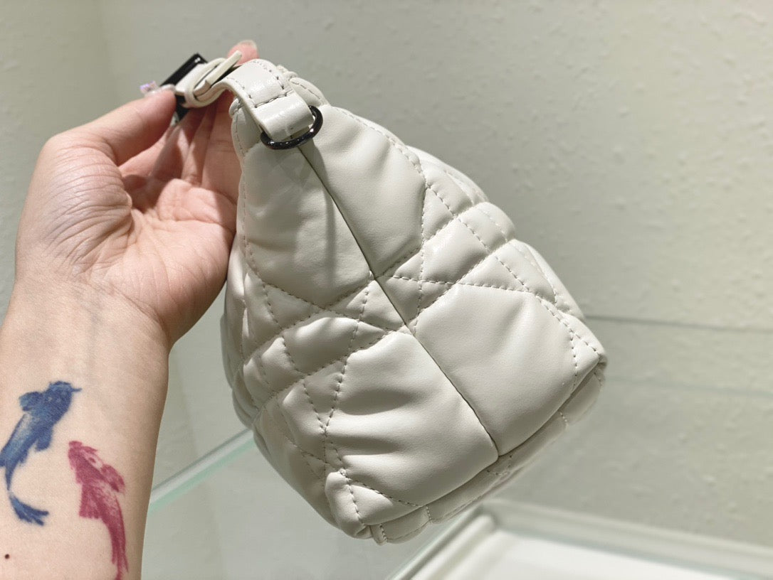 Metop Qualityum Dyortravel Nomad Pouch White Travel Bag