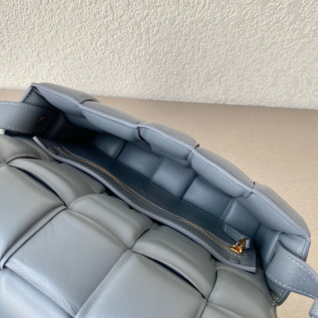 Top Quality Padded Cassette Gray For Women Travel Bag