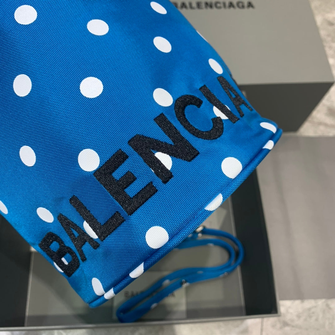 Top Quality Le Cagole Metop Qualityum Bag Blue Bucket Bucket Bag