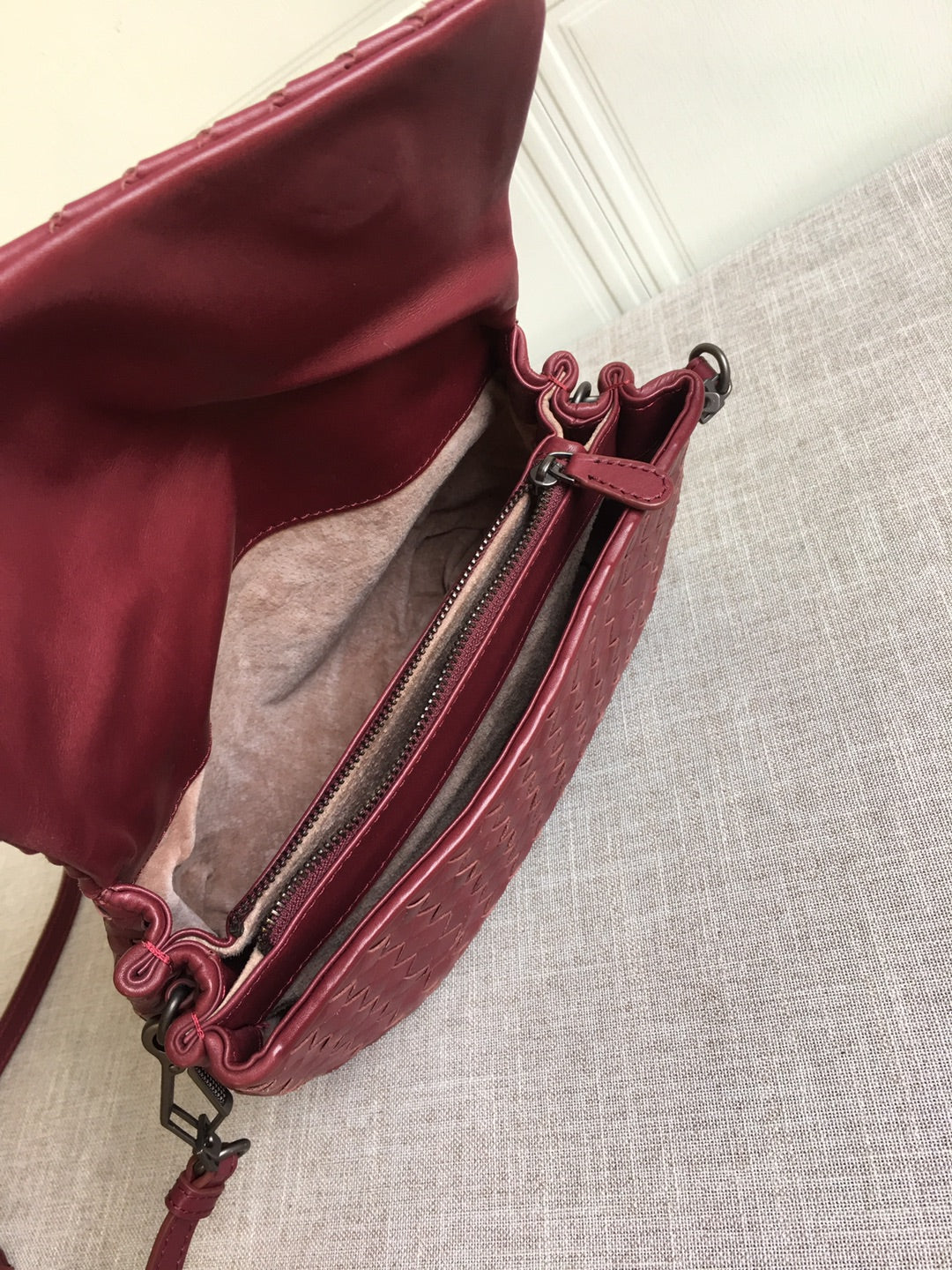 Top Quality Classic Intrecciato For Women Women Red Travel Bag