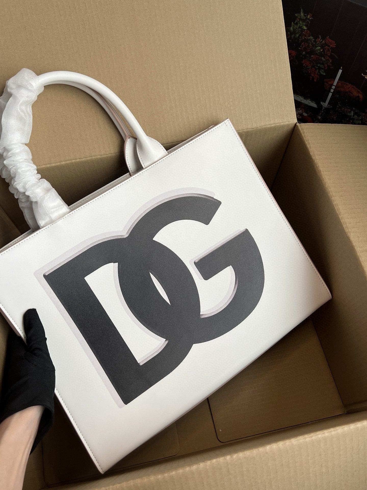 Daily Shopper Print Top Qualityã White Small Logo Tote Bag