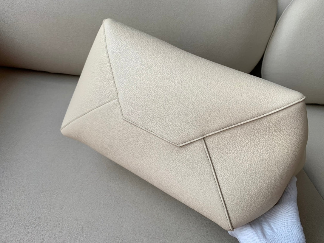 Top Quality Cabas Phantom In Soft Grained Beige Small Travel Bag