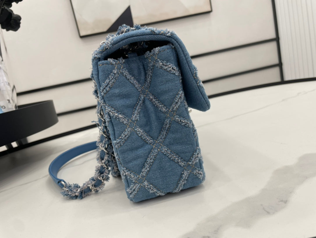 Chanel Luxury Bag - CHL - 611