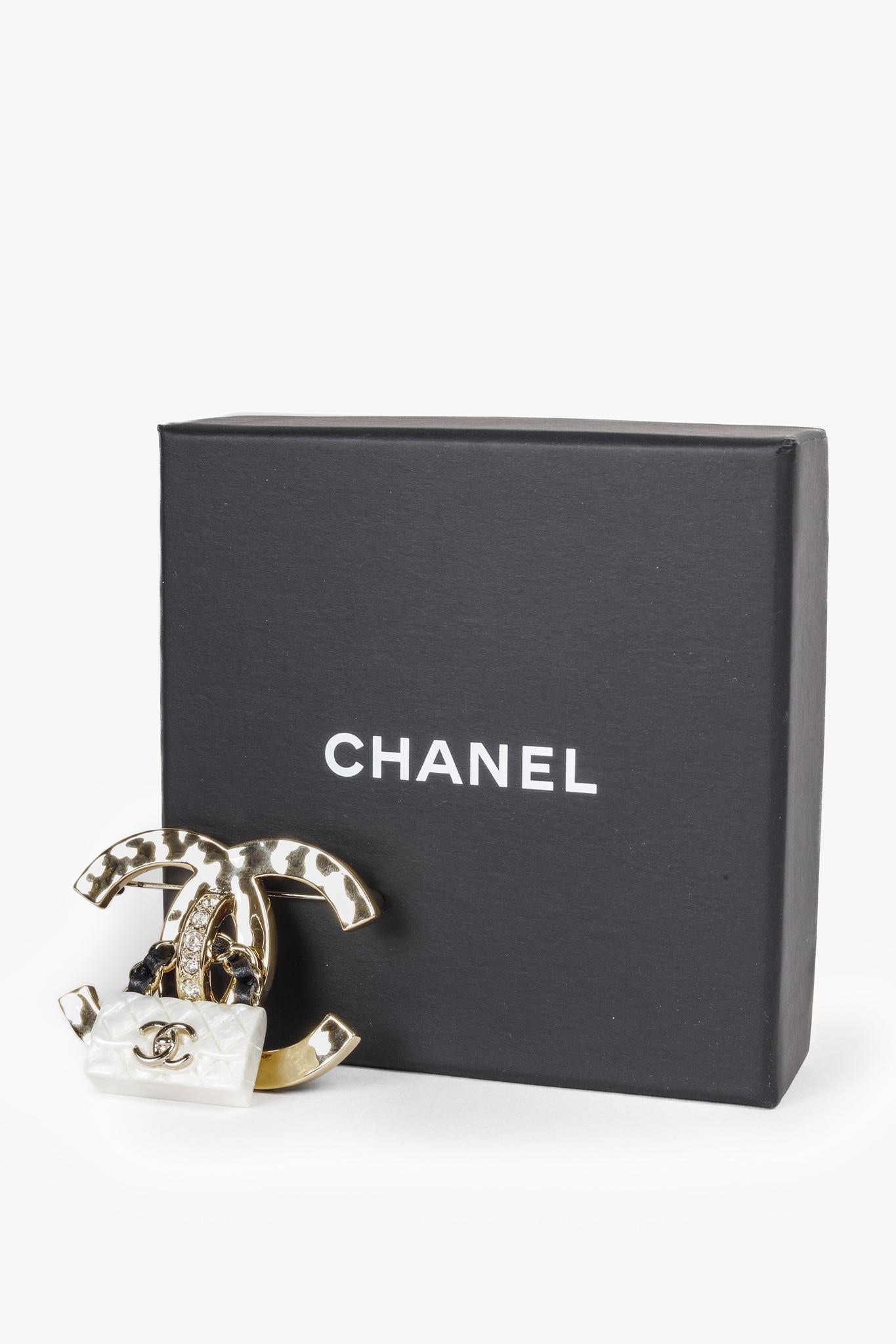 Chanel 2023 Cruise CC Charm Champagne Gold Brooch
