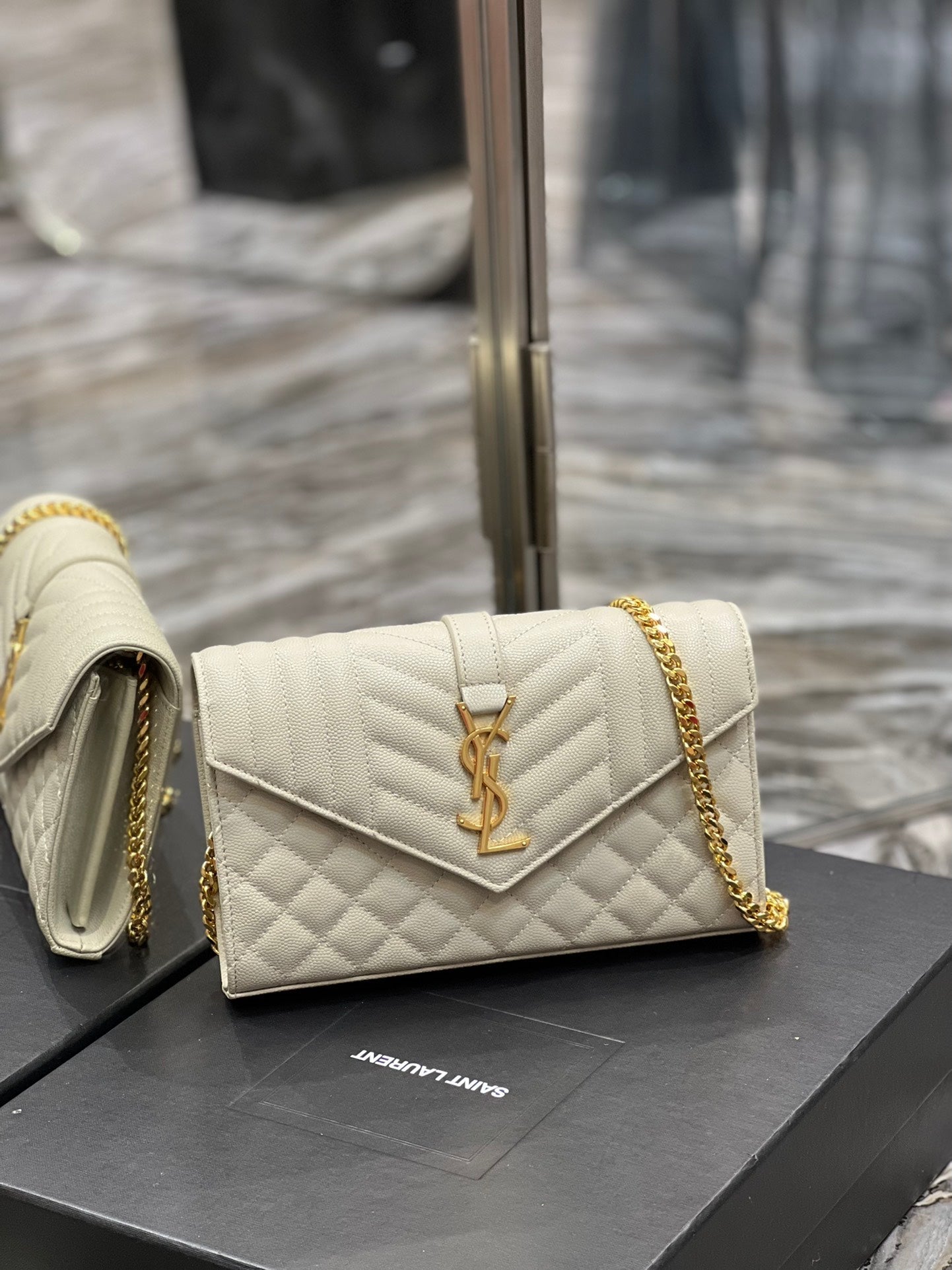 YSL Saint Laurent Envelope , ’s 8in 22cm White Small Chain Handbag