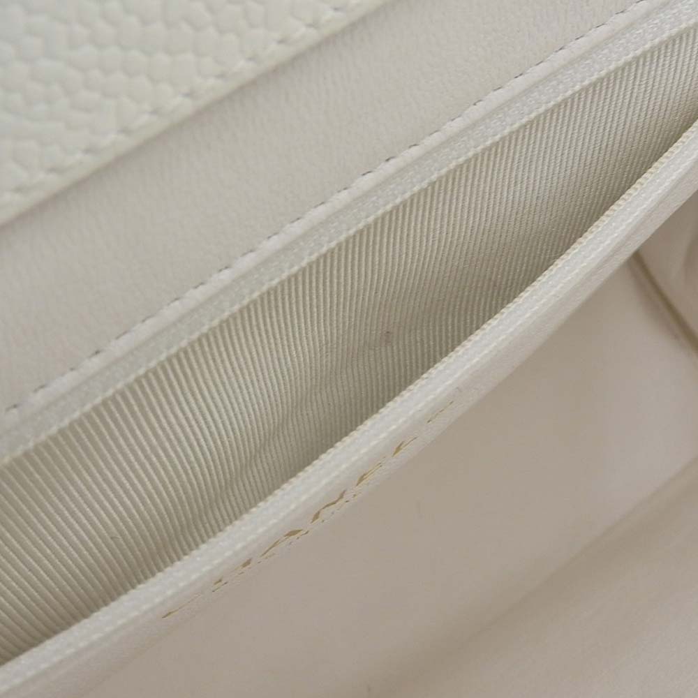 Caviar Skin Shoulder Bag Great Condition