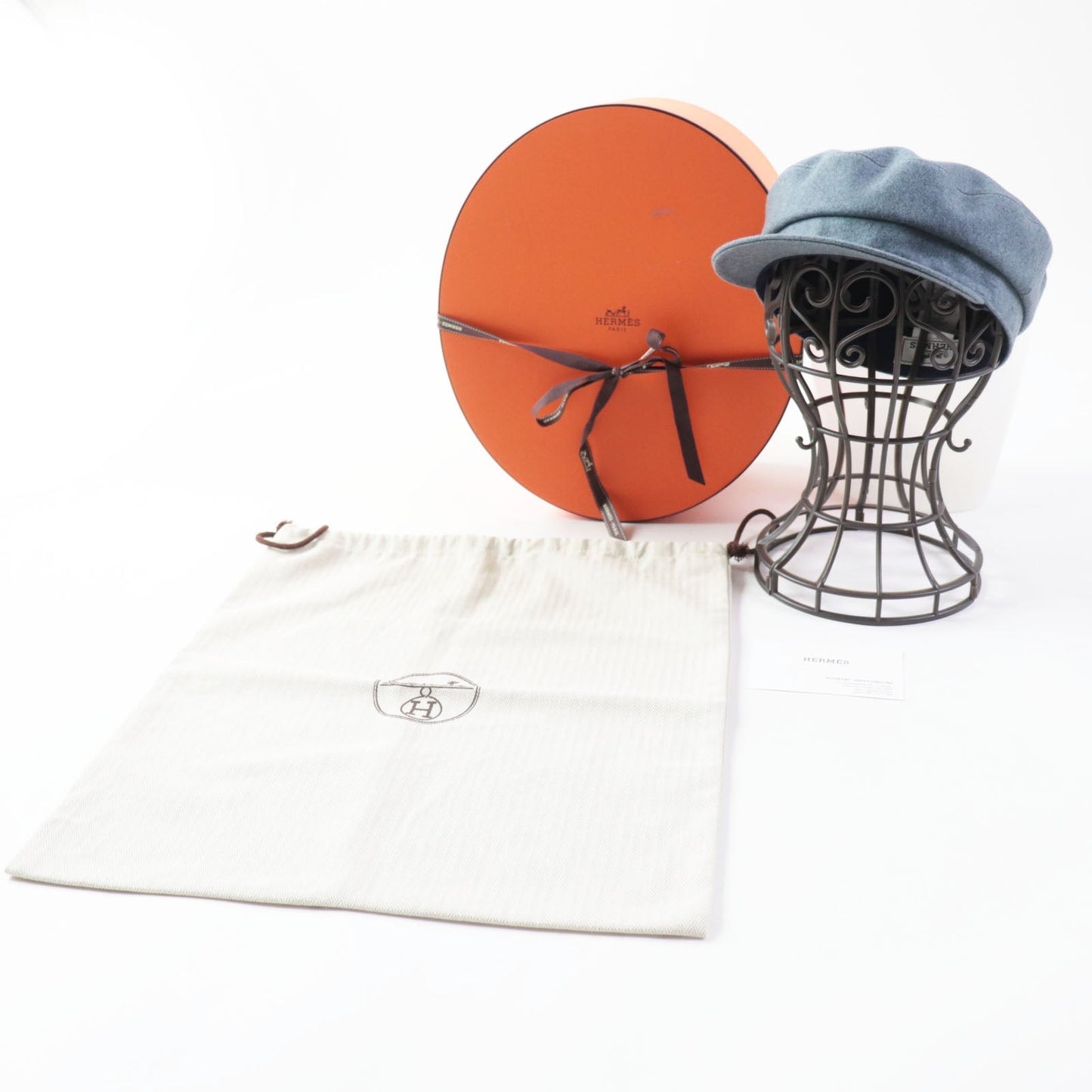 Casquette Outer: Cashmere, Lining: Viscose (Rayon), Lining: Blue Travel Bag
