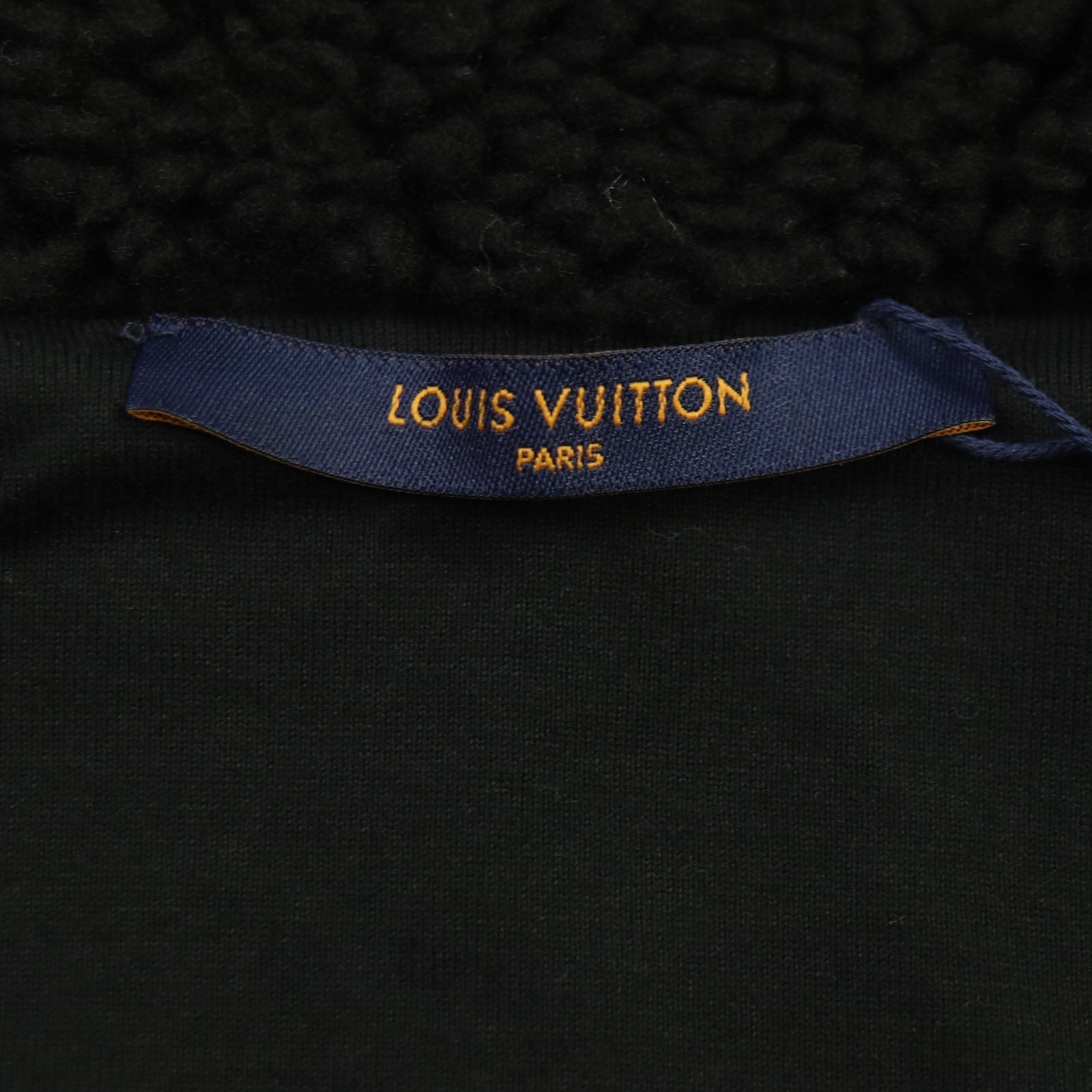 Louis Vuitton Blouson HMY04W amier M Black Navy Handbag