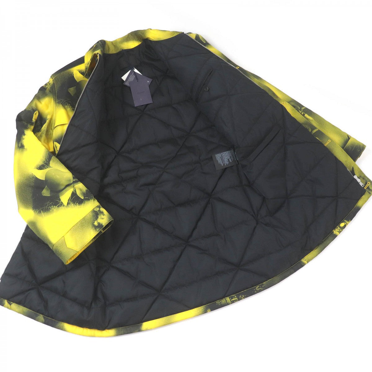 Coat Main: % Recycled Polyamide, Filling: % Leather Travel Bag