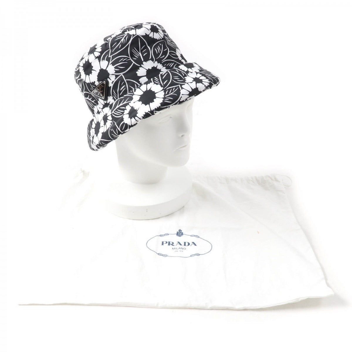 Hat Outer: % Recycled Polyamide, Lining: % Leather Black Travel Bag M Handbag