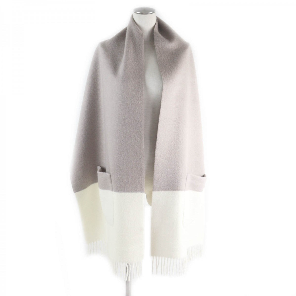 Stall Main: Cashmere, Lining: Silk, Part: Sheepskin White Travel Bag