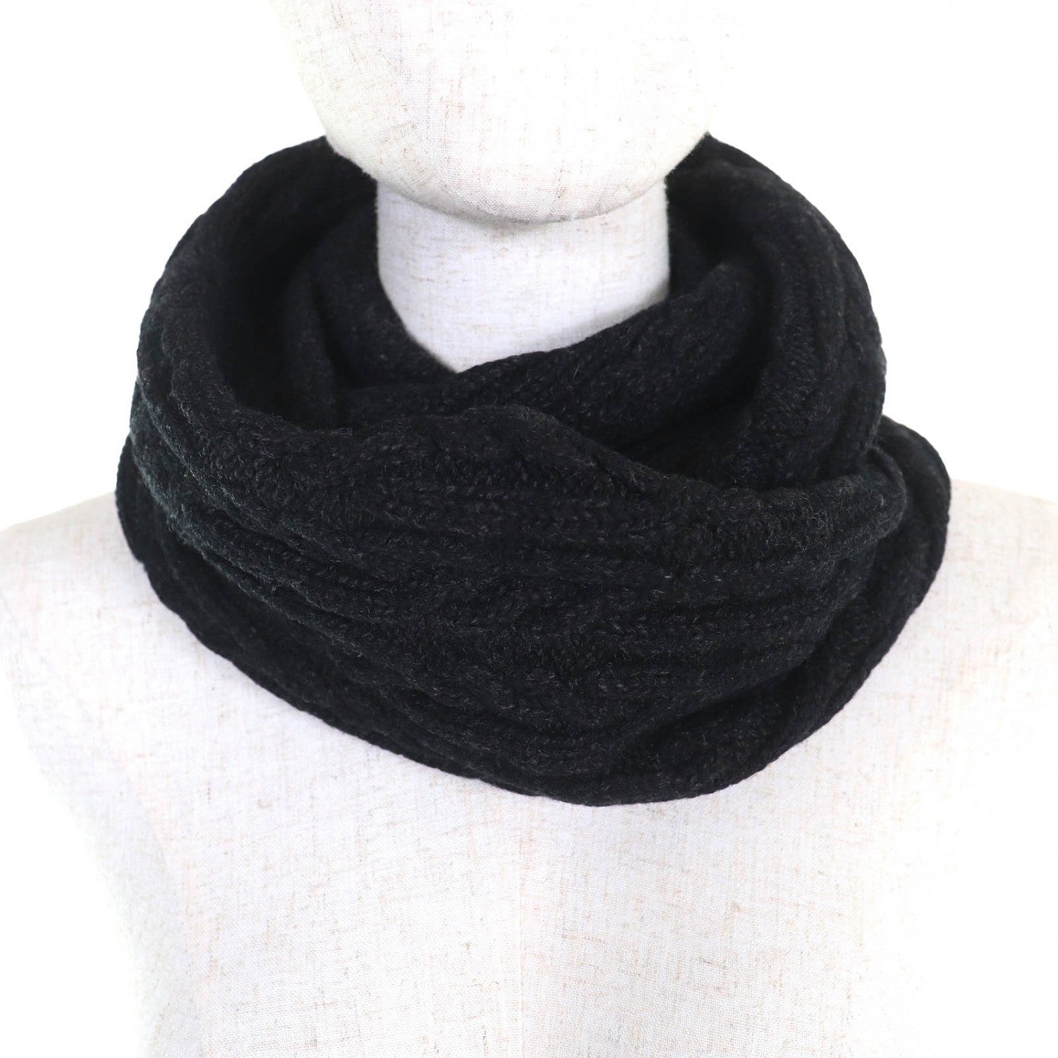 Snood Wool Dark Grey (Appears To Be Black Travel Bag