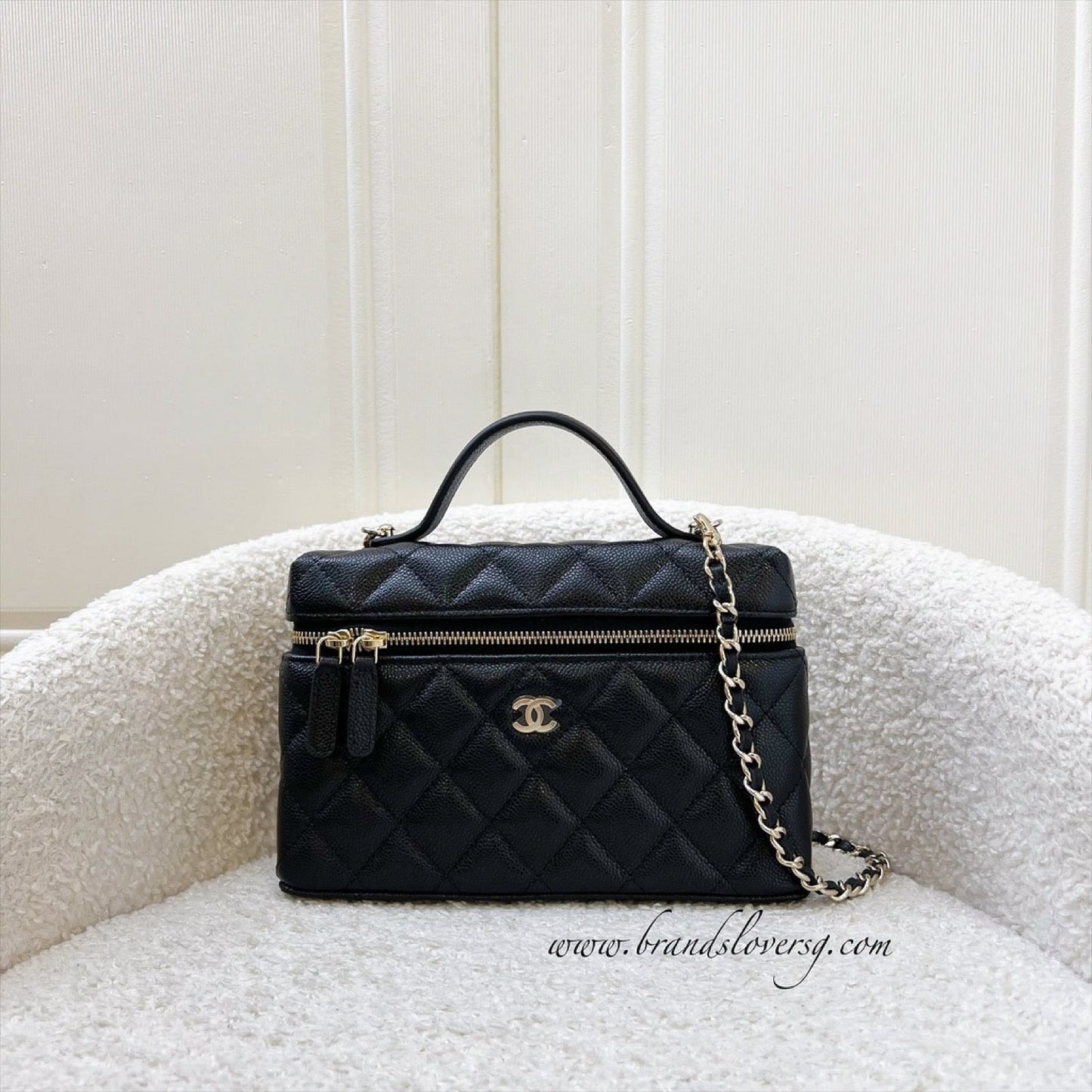 [Brand New Aug 2025] Vanity / Clutch with Chain (LP Style Bag) in Black Caviar and LGHW (Model: ) Signature