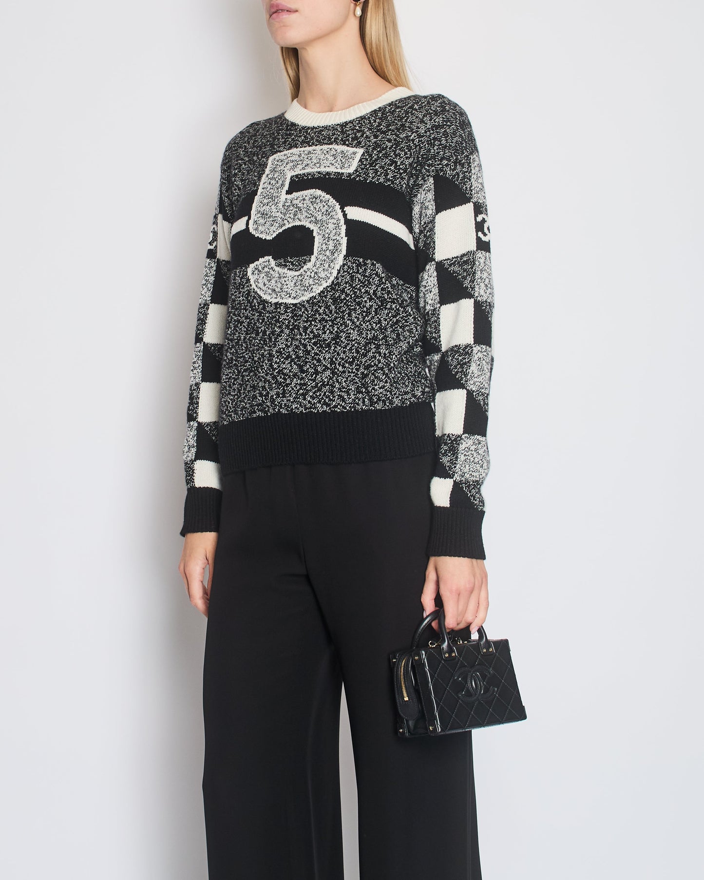 Chanel Black Round Neck Cashmere Jumper with CC Detail Size FR 38 (UK 10) Accessory