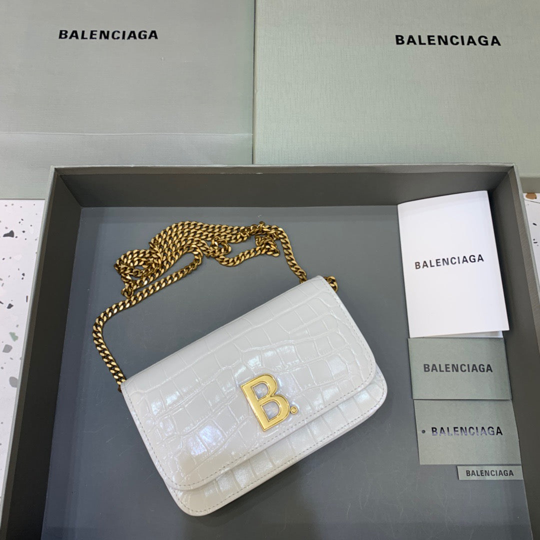 Top Quality Croc Embossed Patent Bag With White Chain Travel Bag