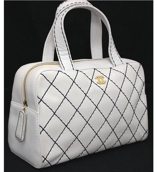 Chanel Wild Stitch Handbag × Navy Stitch G White