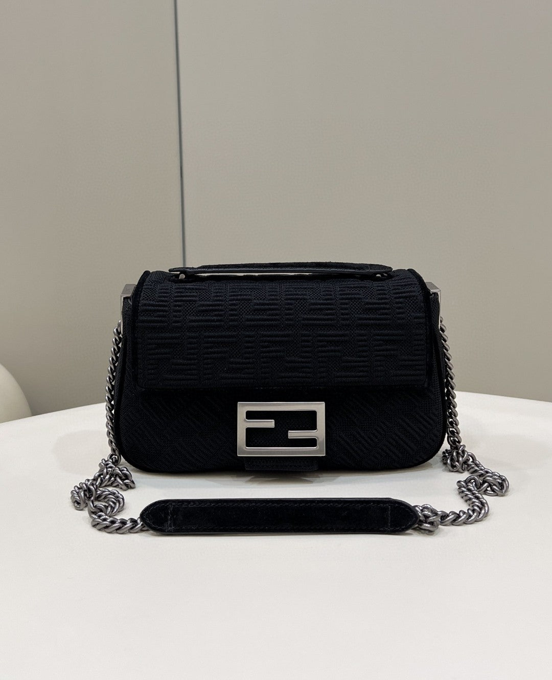 Fendi Top QualityTop Quality Baguette Midi Black Chain FF Handbag
