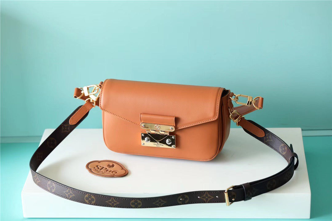 Top Quality Swing Hazelnut For Women Shoulder Monogram Brown Crossbody Bag