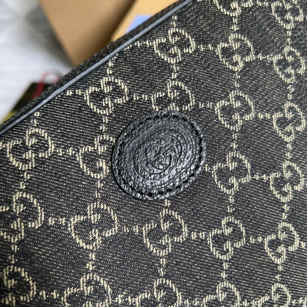 gg Interlocking G gg Supreme Canvas Black White Shoulder Bag