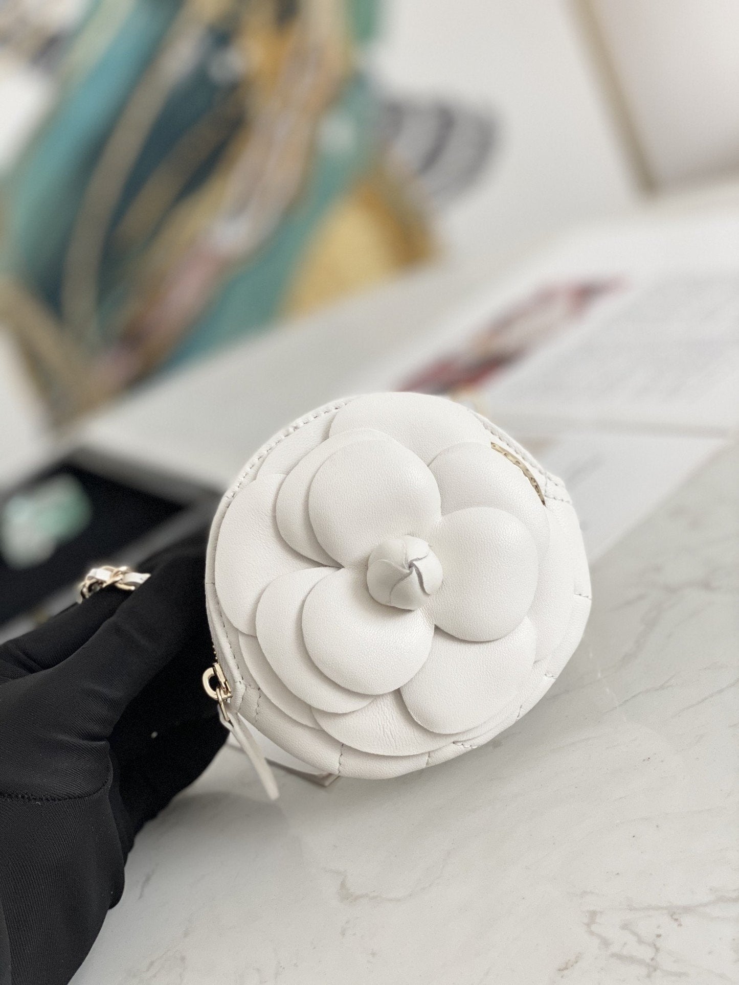 CHL Camellia 11cm 4in White Chain Clutch Bag
