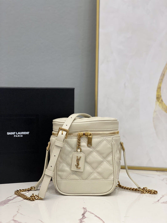 YSL Saint Laurent 80’s Vanity CarrÃ©- 6in 16.5cm Grain De Poudre Quilted White Handbag