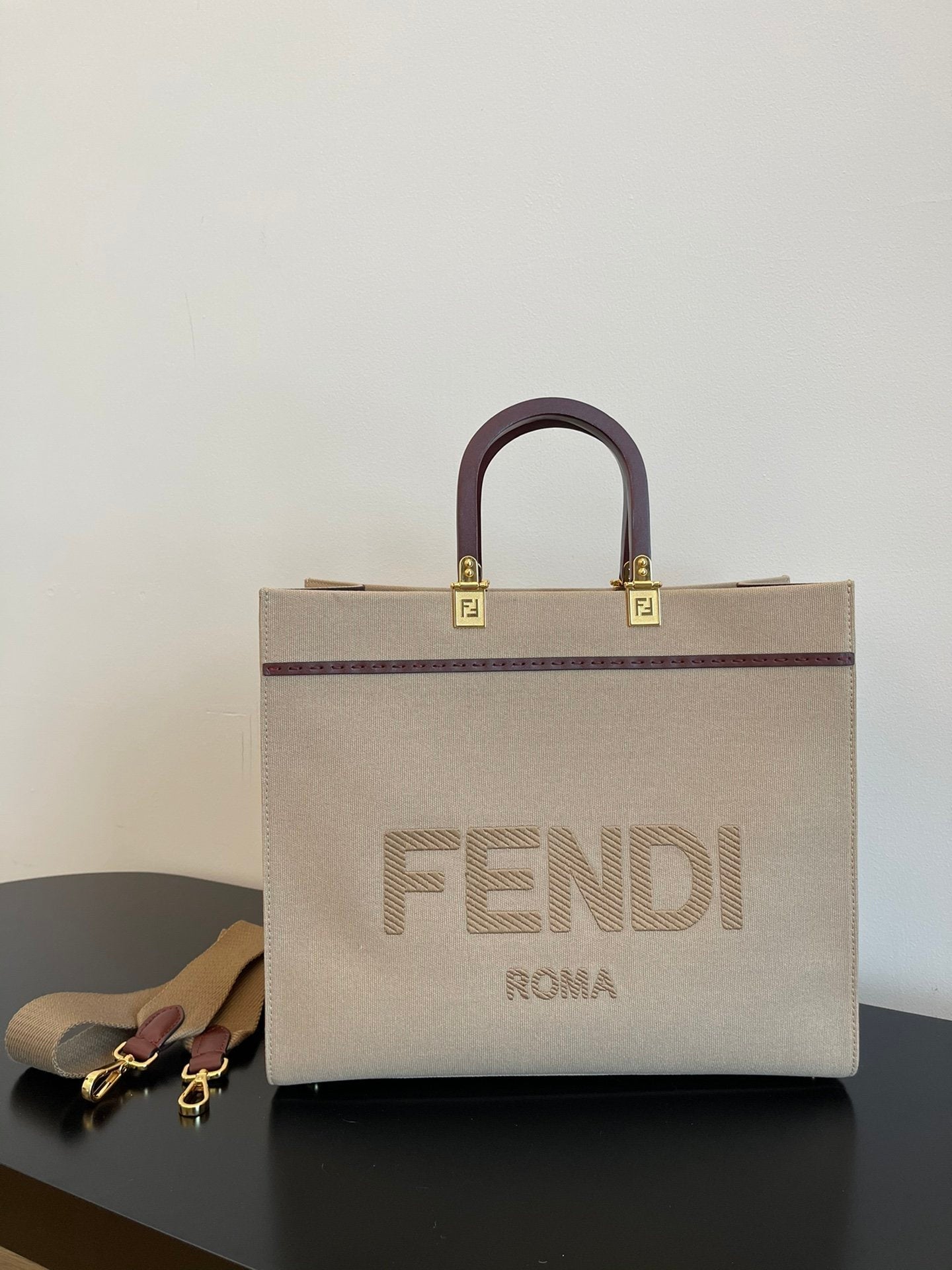 Fendi Top QualityTop Quality Sunshine , Canvas Beige Medium FF Shoulder Bag