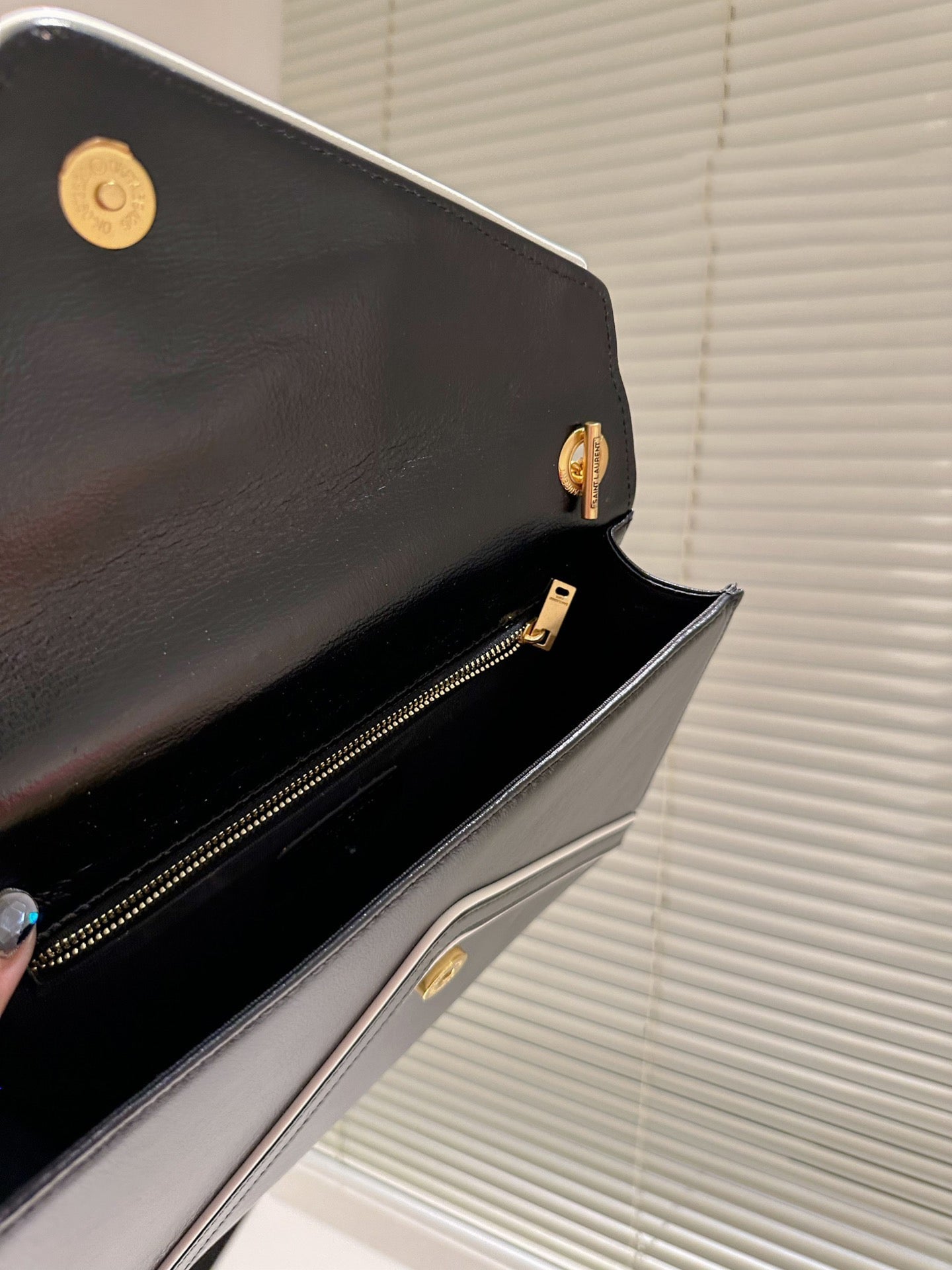 EN - Luxury SLY 299 Travel Bag