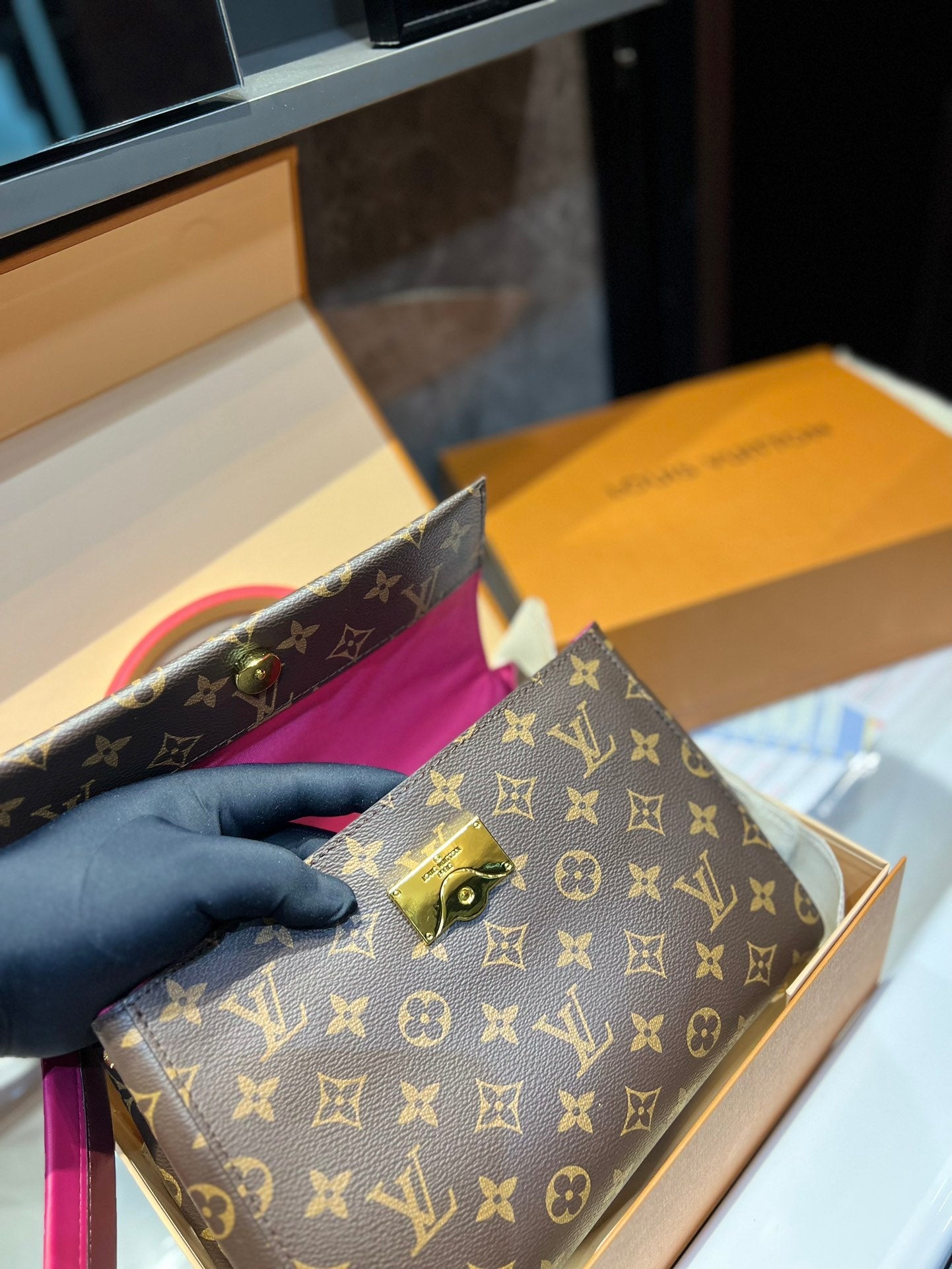 EN - Luxury LUV 738 Travel Bag
